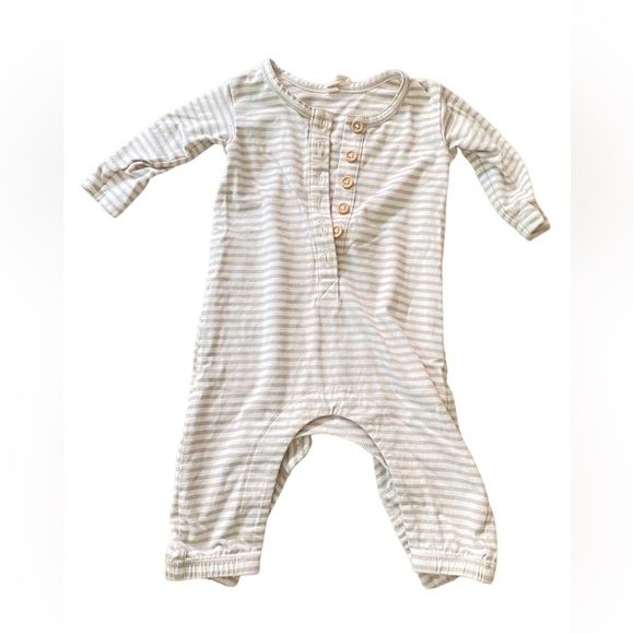 Quincy Mae | 0-3m Striped Pocket Romper - Picture 1 of 3